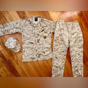US Marine Corps Combat Utility Uniform (MCCUU) Desert MARPAT Camo Size S/M